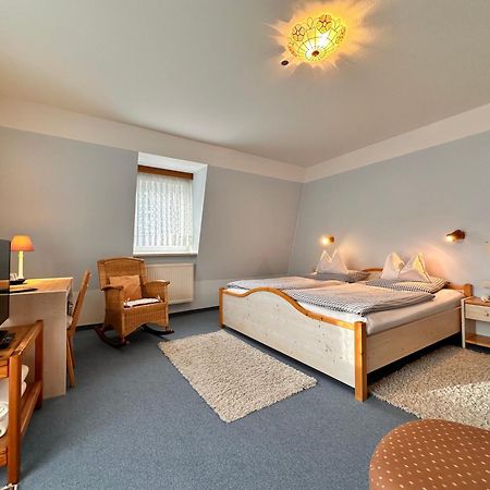 Pension Zum Loewen, Parkplatz, Fruehstueck, Wlan, Zentral Bad Steben Esterno foto