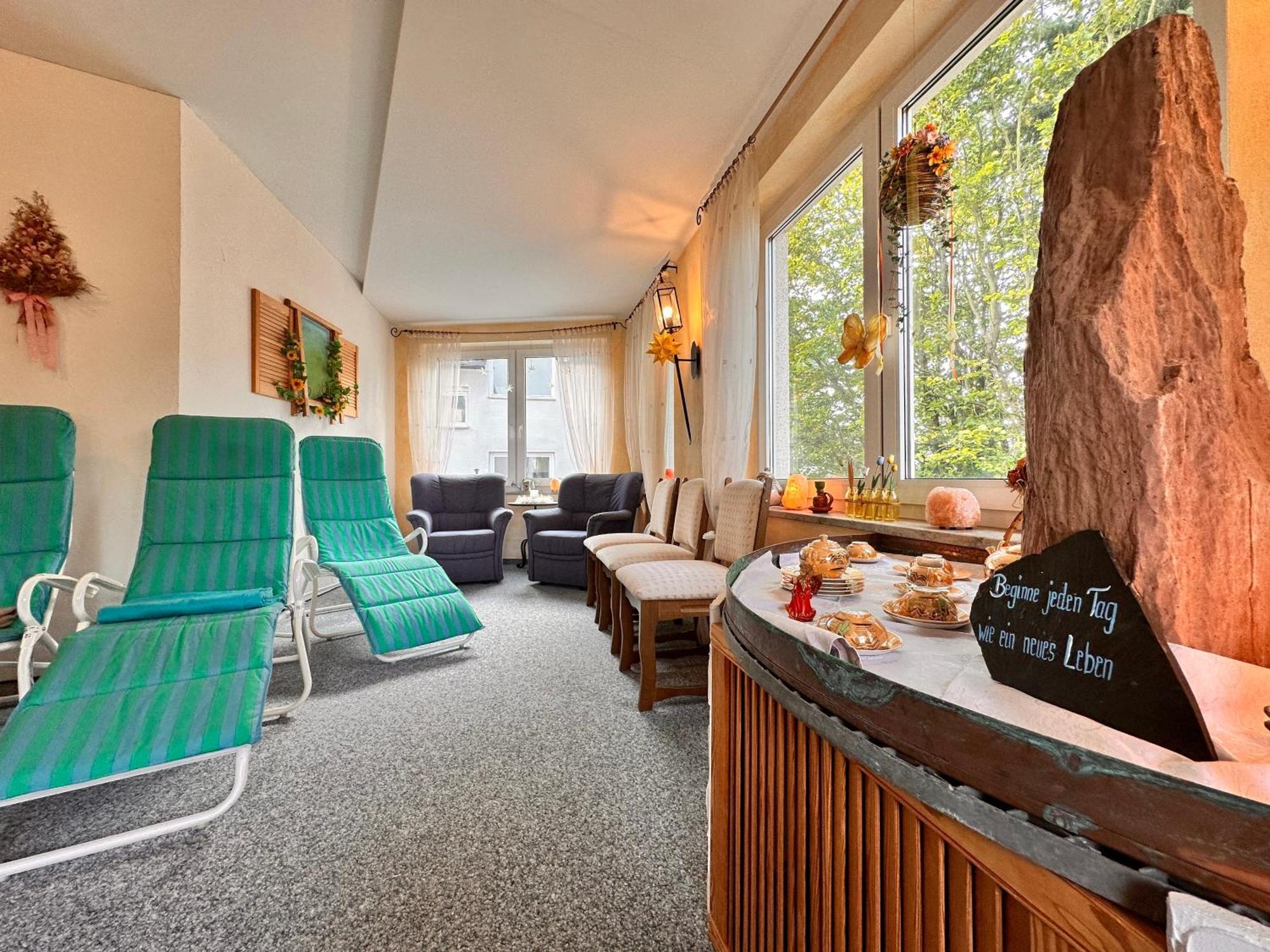 Pension Zum Loewen, Parkplatz, Fruehstueck, Wlan, Zentral Bad Steben Esterno foto
