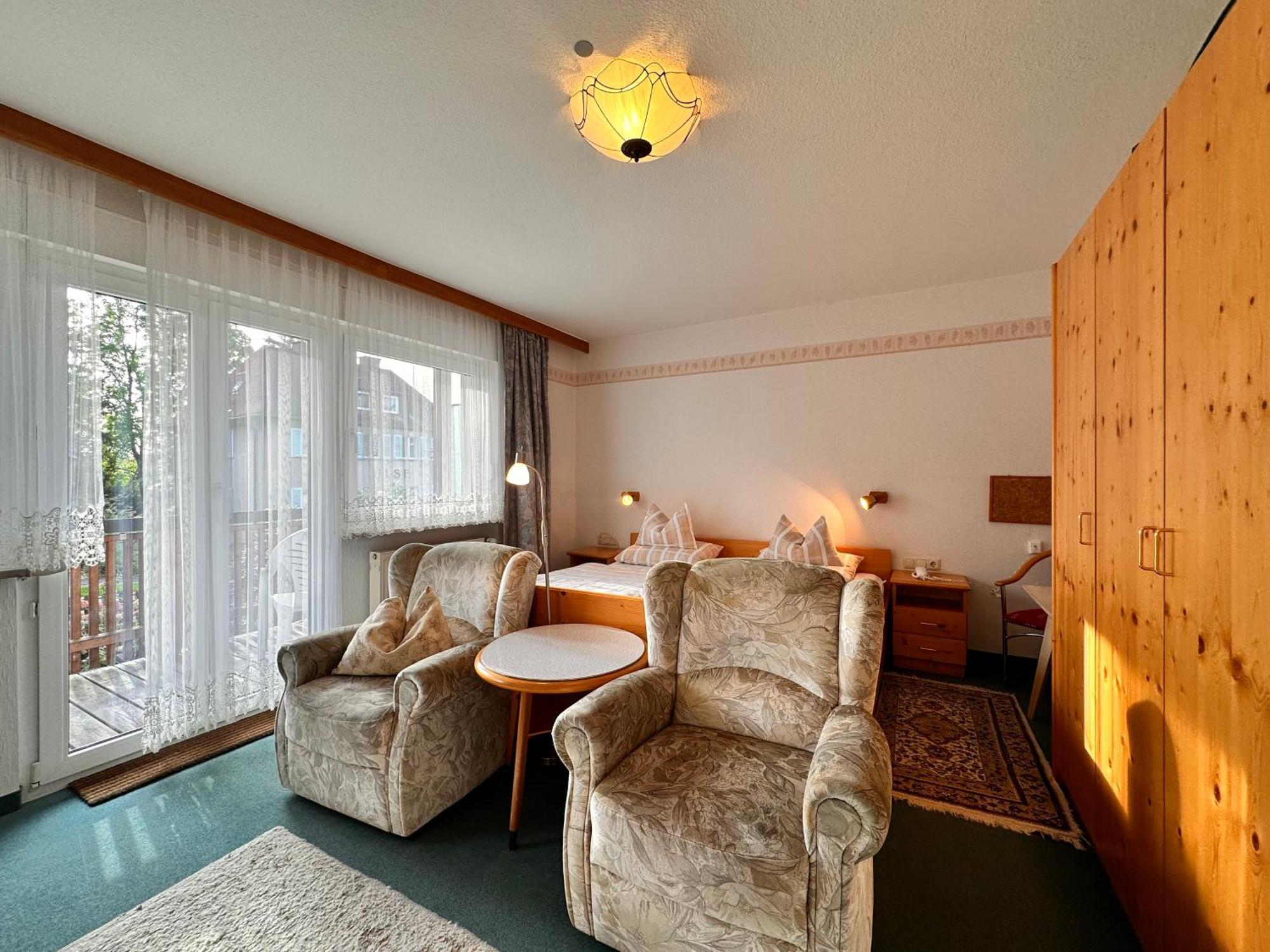 Pension Zum Loewen, Parkplatz, Fruehstueck, Wlan, Zentral Bad Steben Esterno foto
