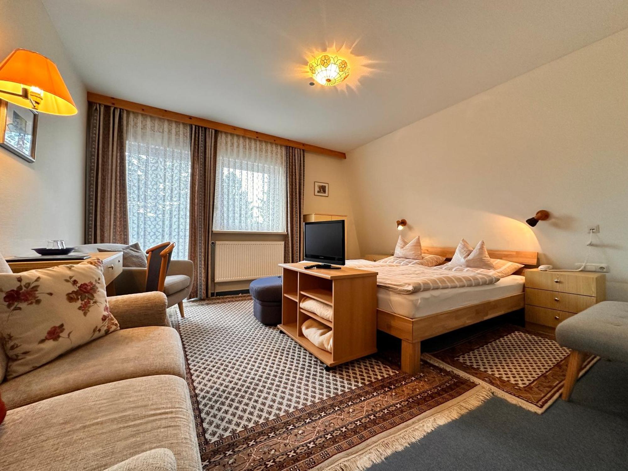 Pension Zum Loewen, Parkplatz, Fruehstueck, Wlan, Zentral Bad Steben Esterno foto
