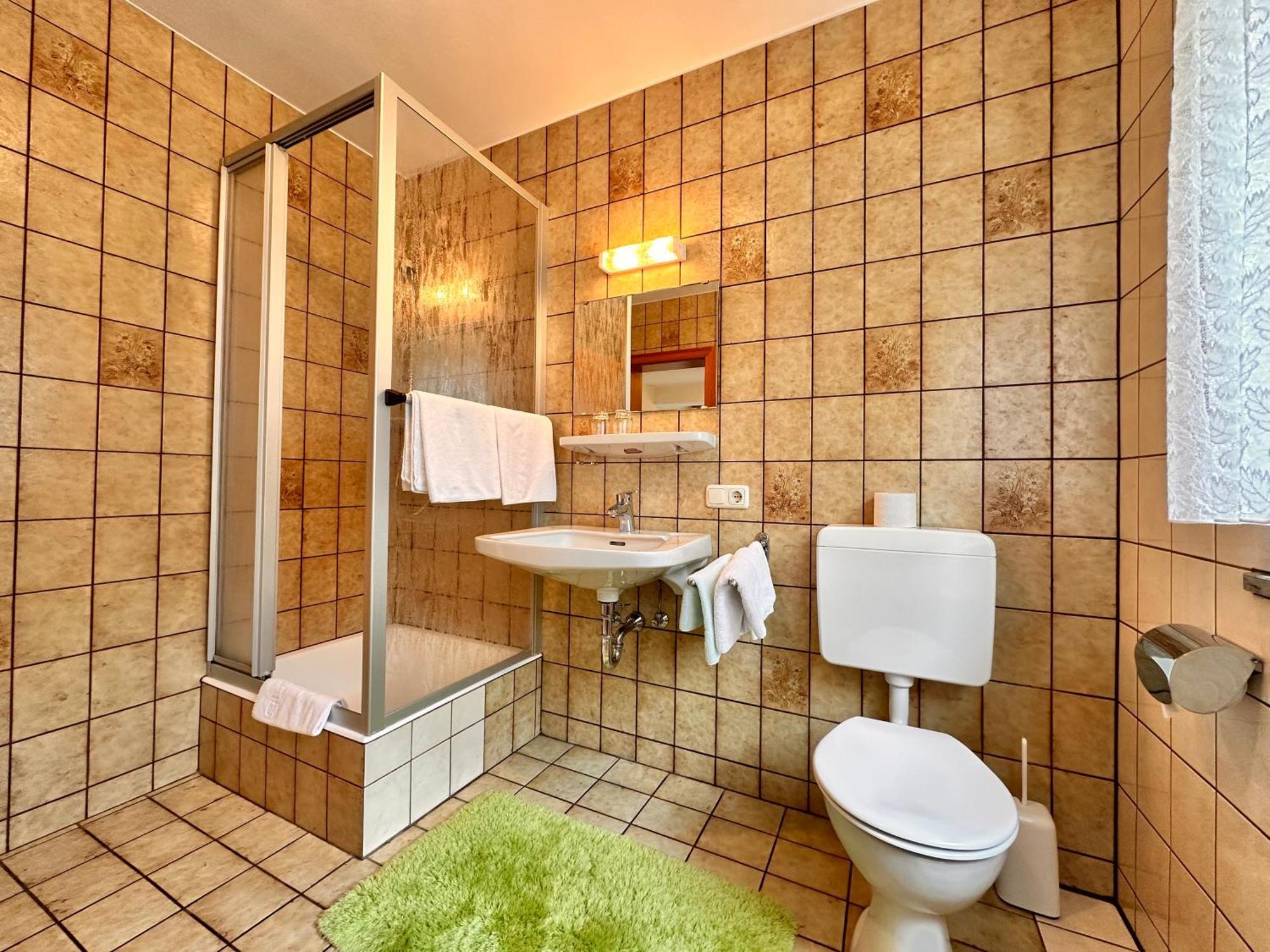 Pension Zum Loewen, Parkplatz, Fruehstueck, Wlan, Zentral Bad Steben Esterno foto