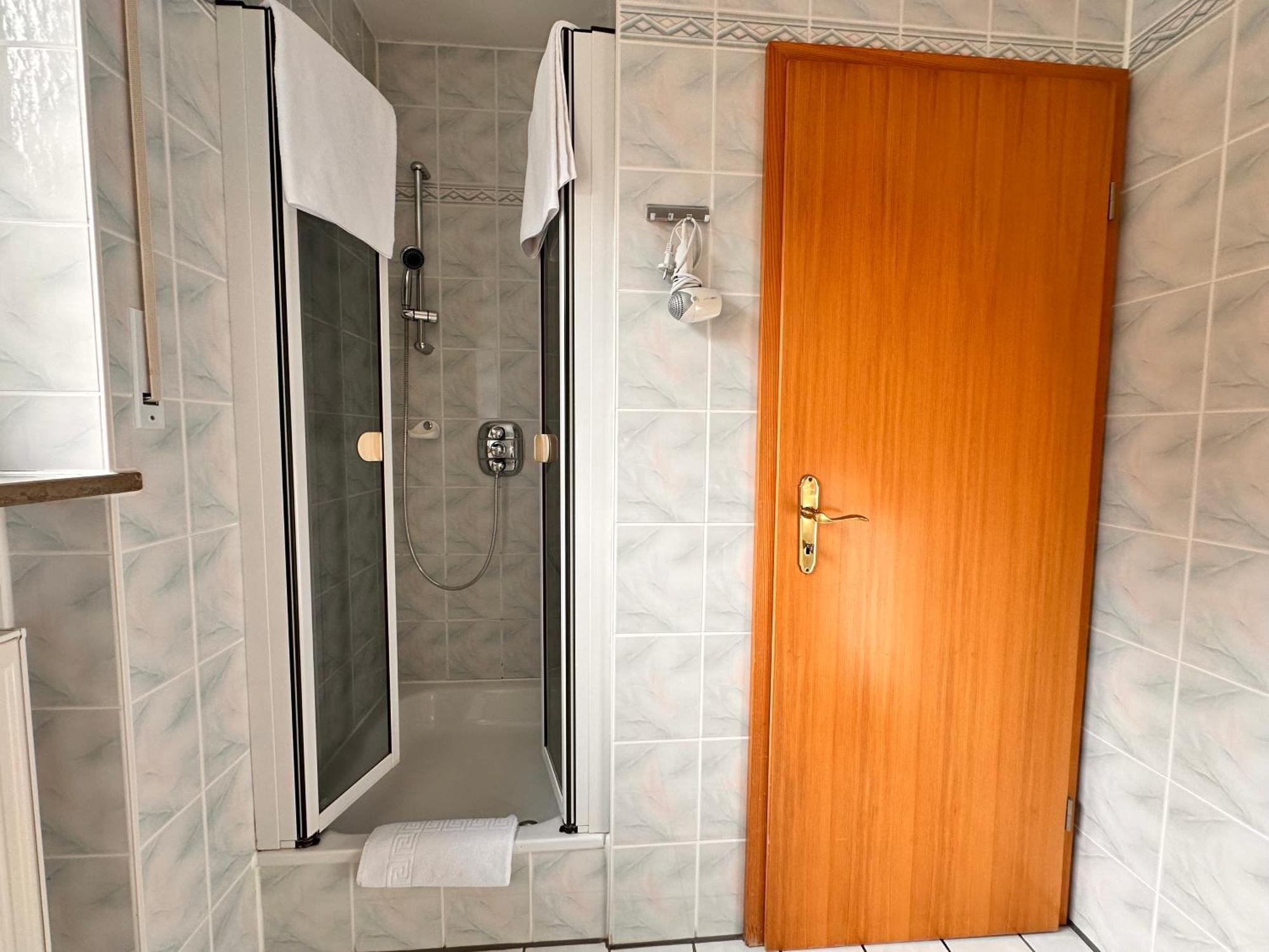 Pension Zum Loewen, Parkplatz, Fruehstueck, Wlan, Zentral Bad Steben Esterno foto